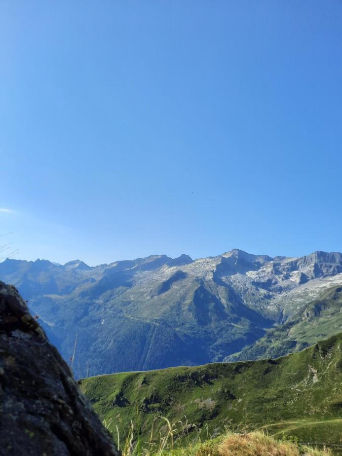 Plein Sud Appartement Saint-Aventin Buitenkant foto